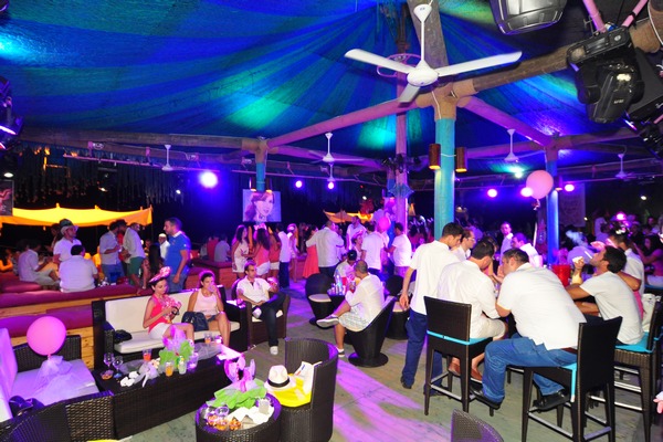 Saturday Night At Edde Sands